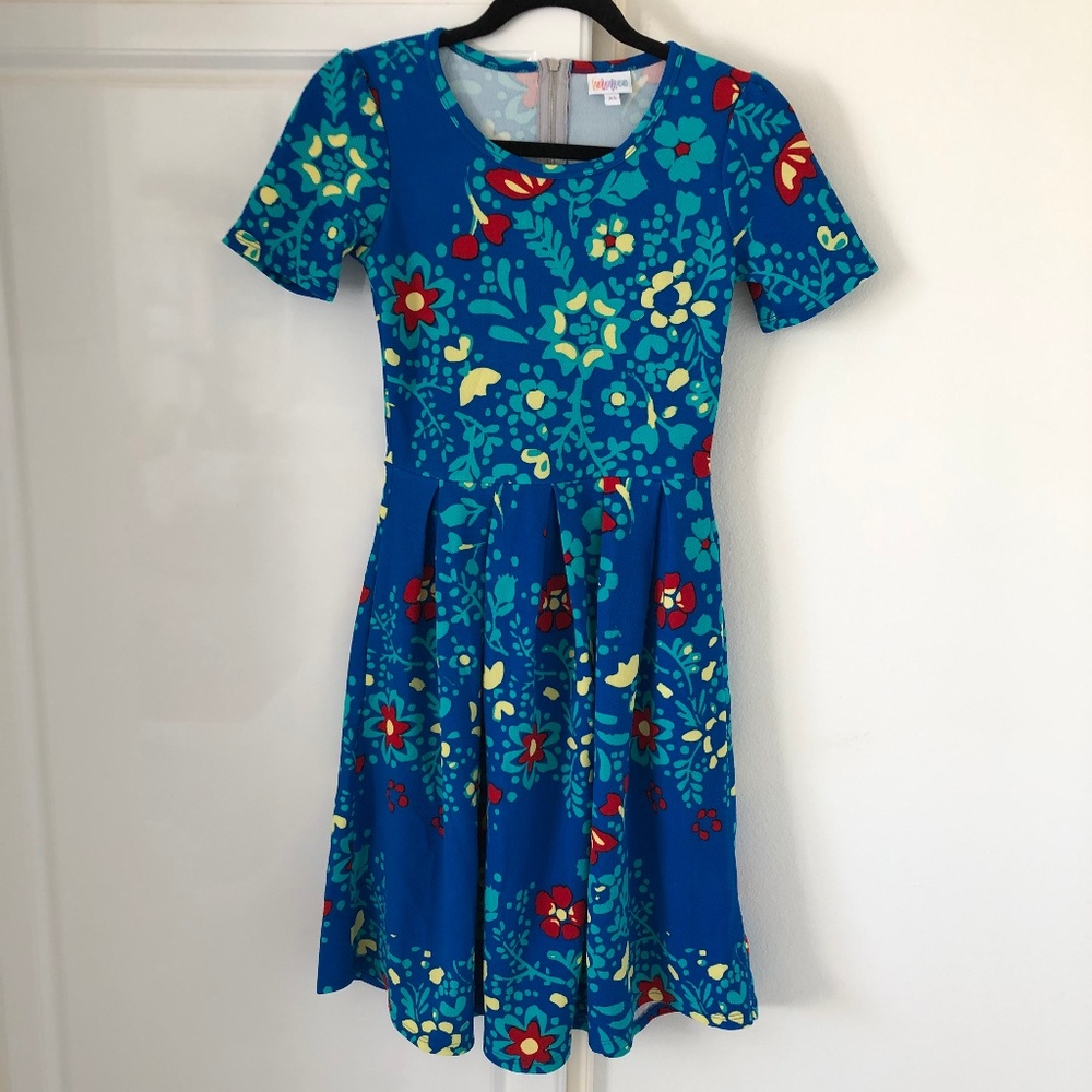 ‼️SOLD‼️ LuLaRoe Blue Floral Amelia